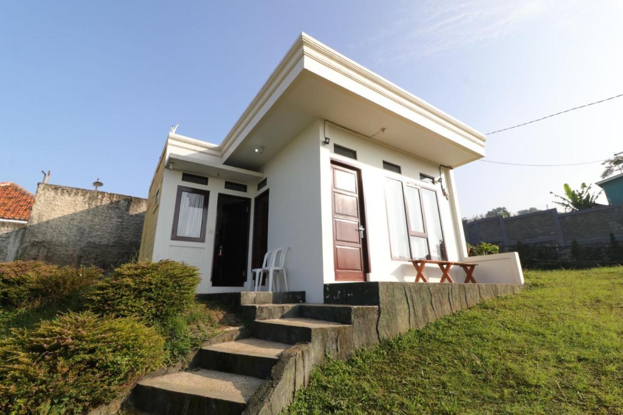 Lembur Incu Syariah Villa&Resto Lembang Exterior foto