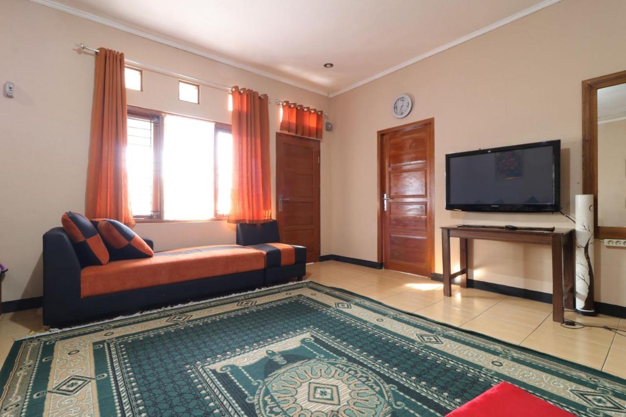Lembur Incu Syariah Villa&Resto Lembang Exterior foto