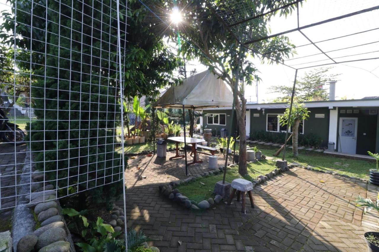 Lembur Incu Syariah Villa&Resto Lembang Exterior foto