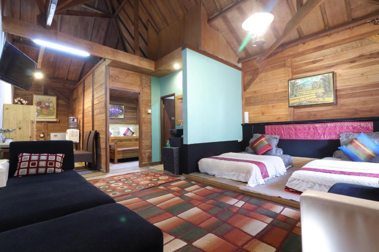 Lembur Incu Syariah Villa&Resto Lembang Exterior foto