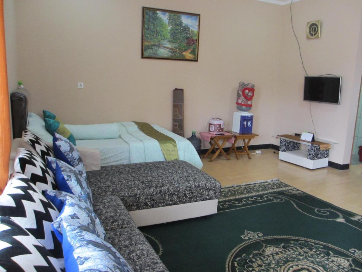 Lembur Incu Syariah Villa&Resto Lembang Exterior foto